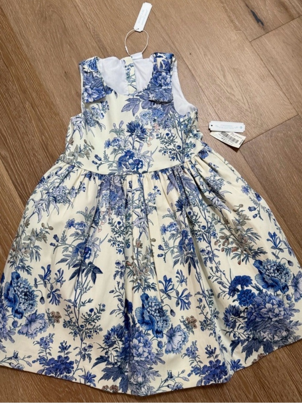 DISO this Edgehill Collection dress in size 5 or 6/6X